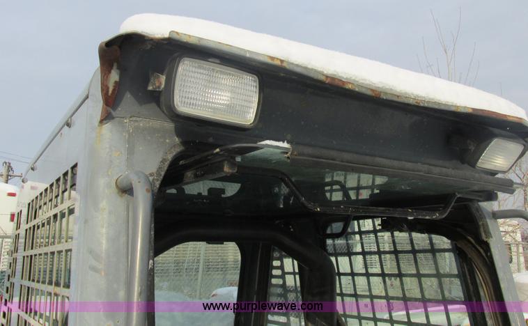 image for item E7067 2004 Takeuchi TL140 skid steer
