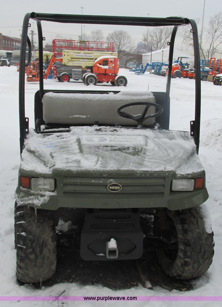 image for item E7069 2007 EZ-GO ST UTV