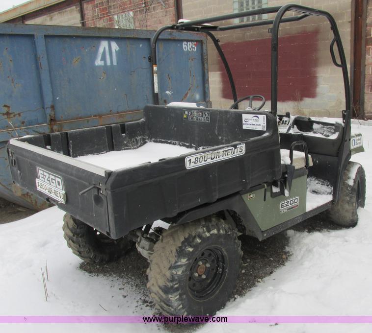 image for item E7069 2007 EZ-GO ST UTV