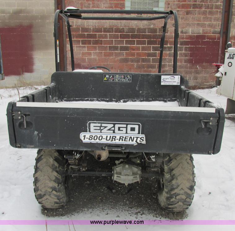 image for item E7069 2007 EZ-GO ST UTV