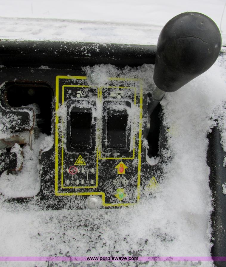 image for item E7069 2007 EZ-GO ST UTV