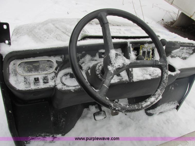 image for item E7069 2007 EZ-GO ST UTV