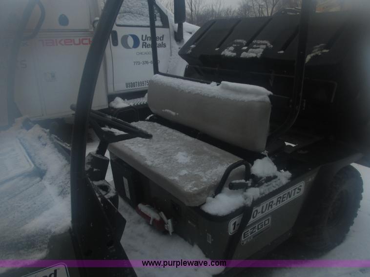 image for item E7069 2007 EZ-GO ST UTV