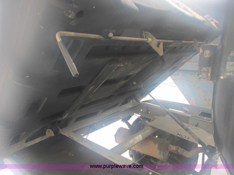 image for item E7069 2007 EZ-GO ST UTV