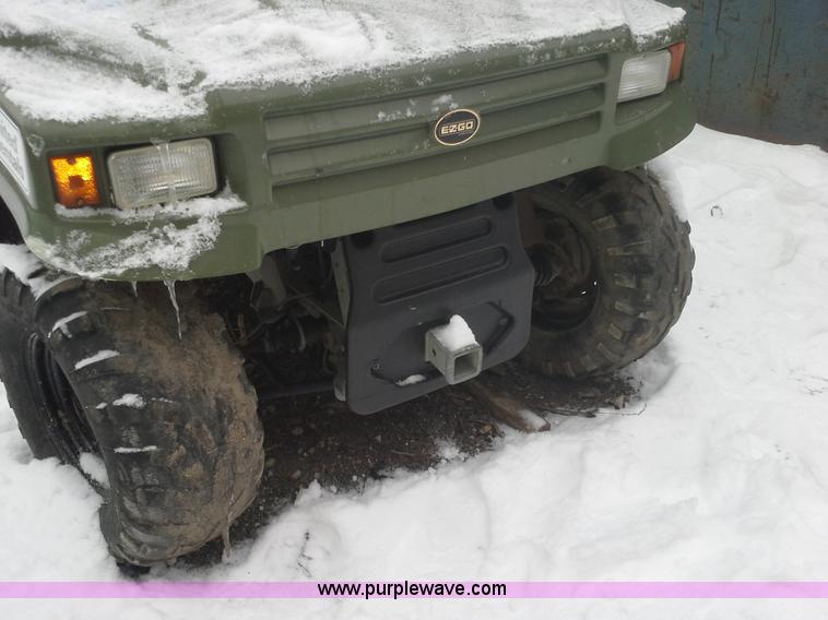 image for item E7069 2007 EZ-GO ST UTV