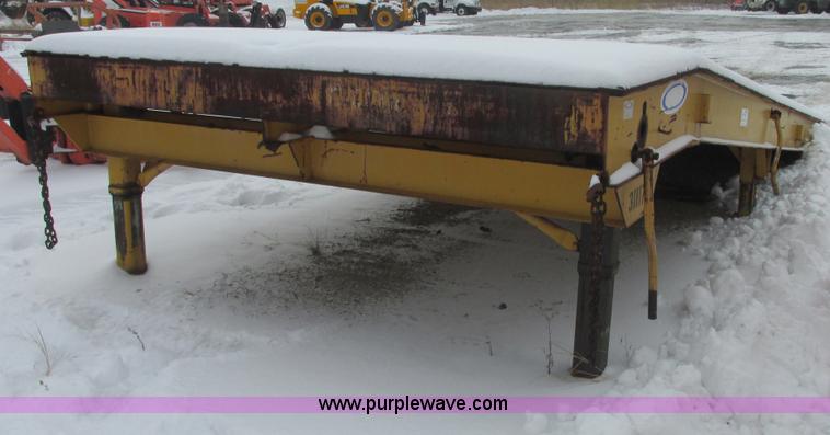 image for item E7070 Ledwell 25' portable loading dock