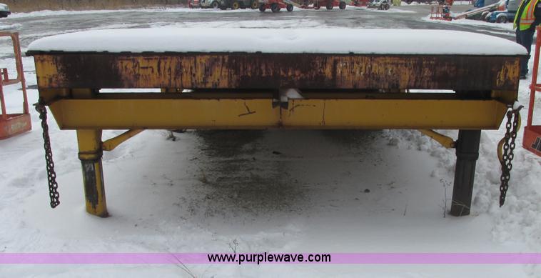 image for item E7070 Ledwell 25' portable loading dock