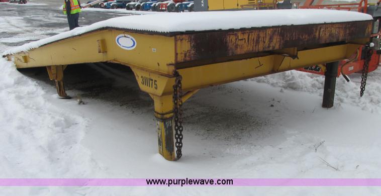 image for item E7070 Ledwell 25' portable loading dock
