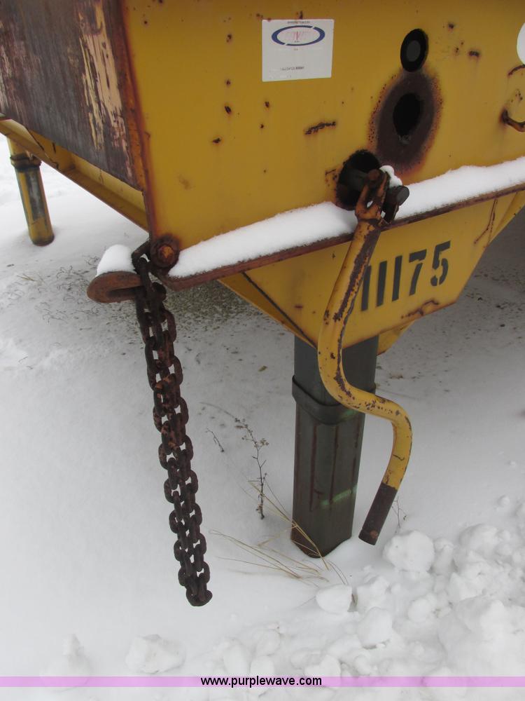 image for item E7070 Ledwell 25' portable loading dock