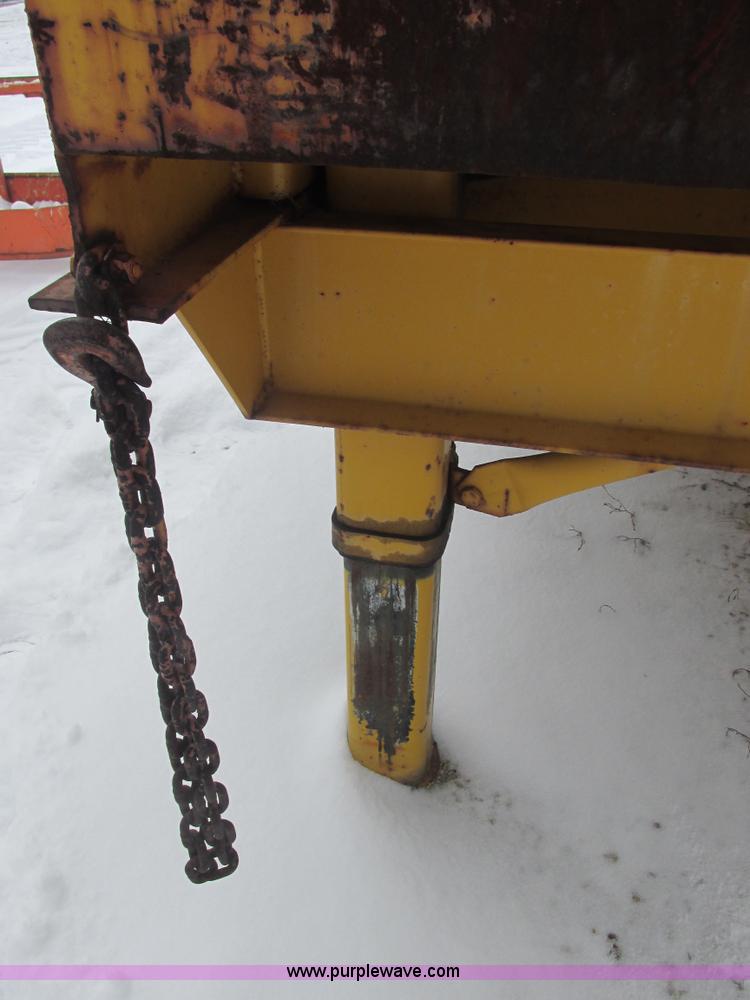 image for item E7070 Ledwell 25' portable loading dock