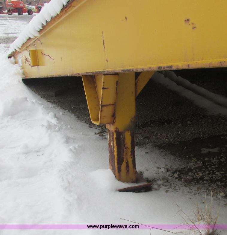 image for item E7070 Ledwell 25' portable loading dock