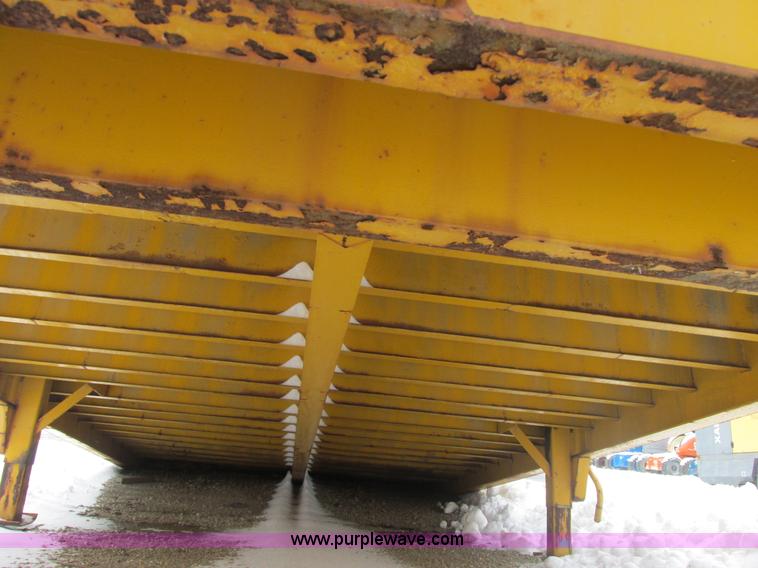 image for item E7070 Ledwell 25' portable loading dock