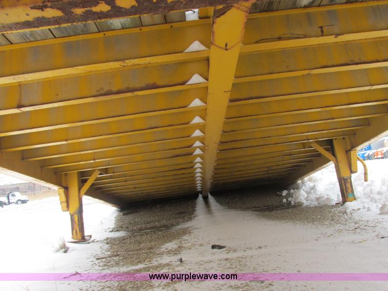 image for item E7070 Ledwell 25' portable loading dock