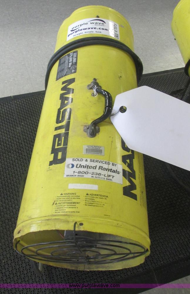 image for item E7073 2006 Desa BLP375AT propane heater with thermostat