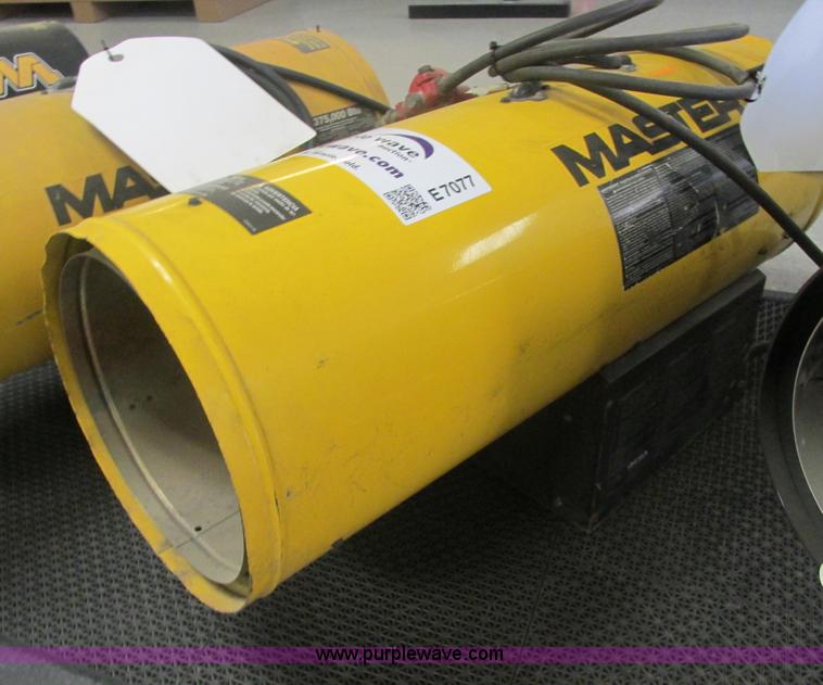 image for item E7077 2008 Desa BLP375AT propane heater with thermostat