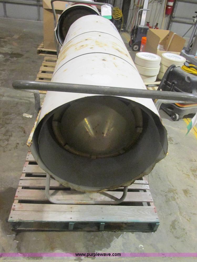 image for item E7089 LB White Tradesmen K600 kerosene heater