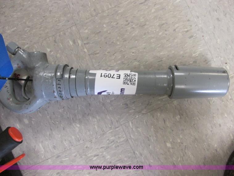 image for item E7091 2009 APT 133 pneumatic hammer