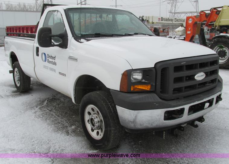 image for item F4273 2005 Ford F250 pickup truck