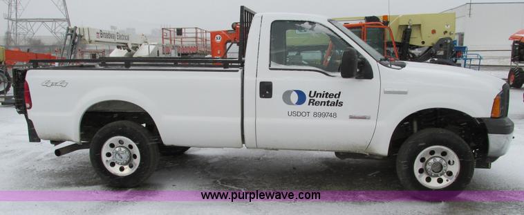 image for item F4273 2005 Ford F250 pickup truck