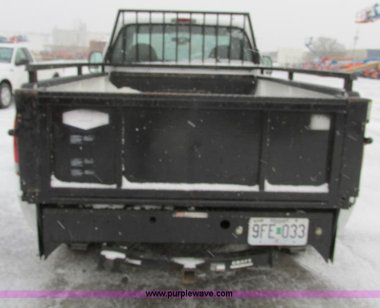 image for item F4273 2005 Ford F250 pickup truck