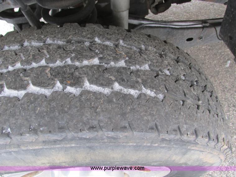 image for item F4273 2005 Ford F250 pickup truck