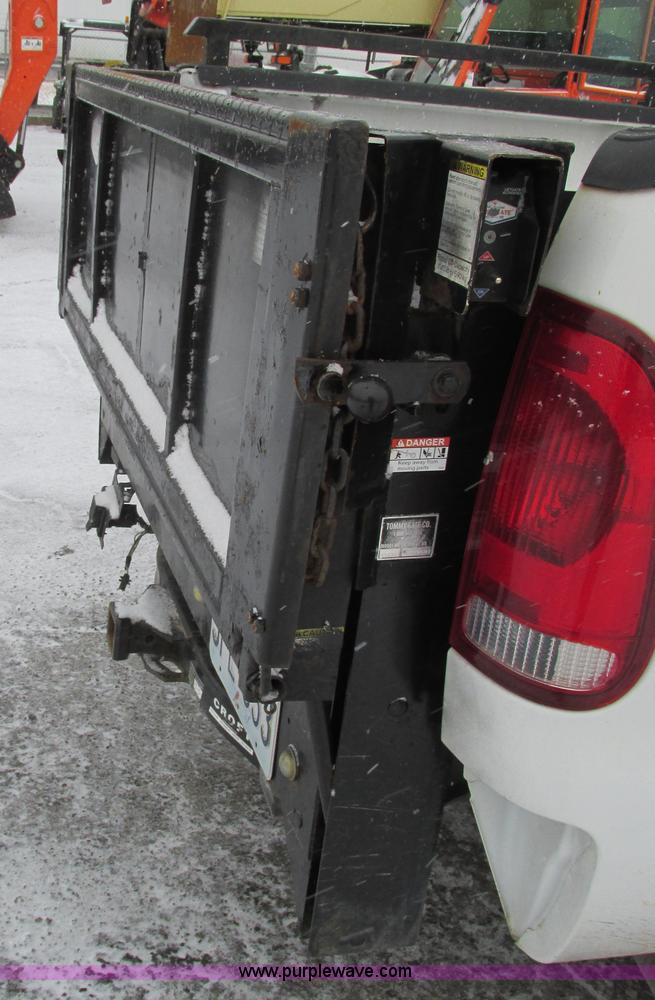 image for item F4273 2005 Ford F250 pickup truck