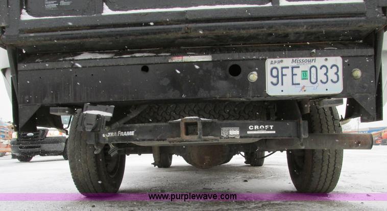 image for item F4273 2005 Ford F250 pickup truck