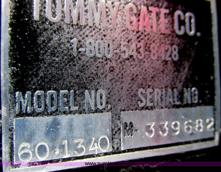 image for item F4273 2005 Ford F250 pickup truck