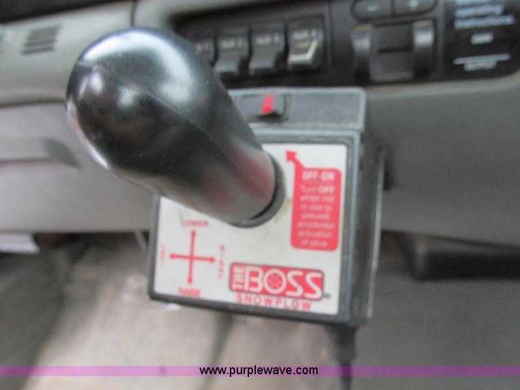 image for item F4273 2005 Ford F250 pickup truck