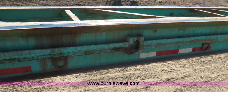 image for item B4561 1990 Fontaine extendable flatbed trailer