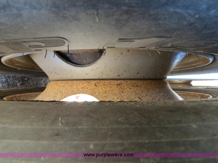 image for item B4561 1990 Fontaine extendable flatbed trailer