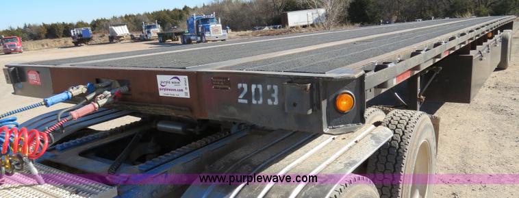 image for item B4562 1986 Monon 48' flatbed trailer