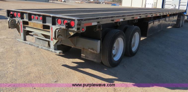 image for item B4562 1986 Monon 48' flatbed trailer