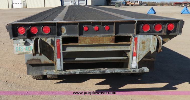image for item B4562 1986 Monon 48' flatbed trailer