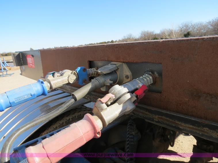 image for item B4562 1986 Monon 48' flatbed trailer