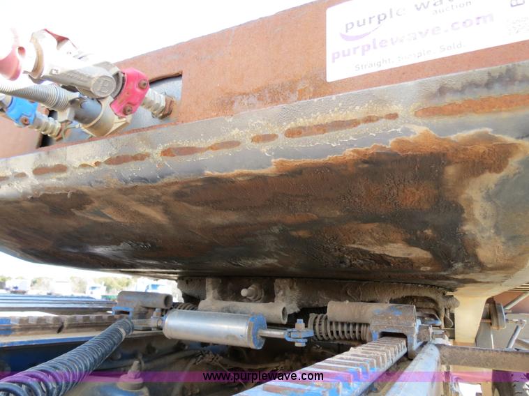 image for item B4562 1986 Monon 48' flatbed trailer