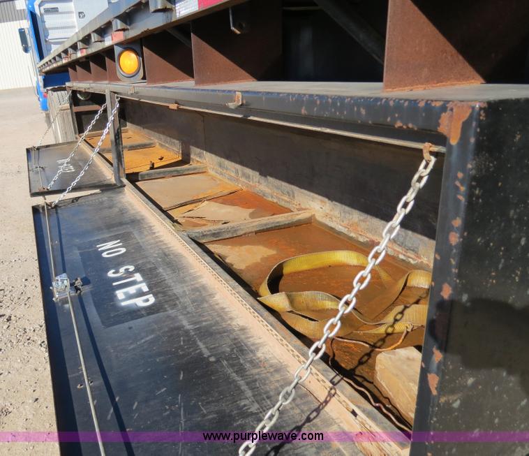 image for item B4562 1986 Monon 48' flatbed trailer