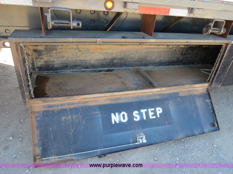 image for item B4562 1986 Monon 48' flatbed trailer