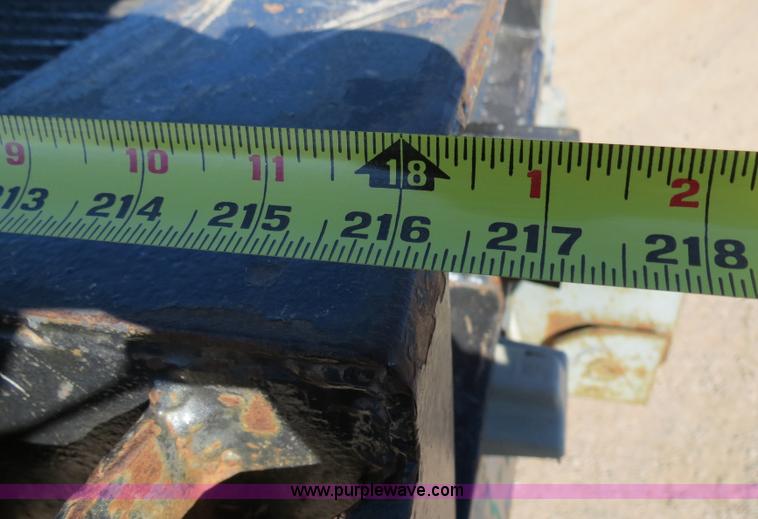 image for item B4562 1986 Monon 48' flatbed trailer