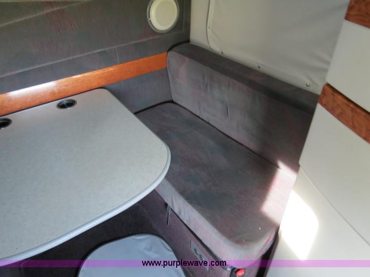 image for item B4564 2004 Volvo VNL semi truck