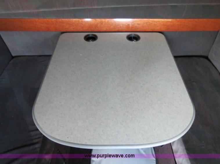 image for item B4564 2004 Volvo VNL semi truck