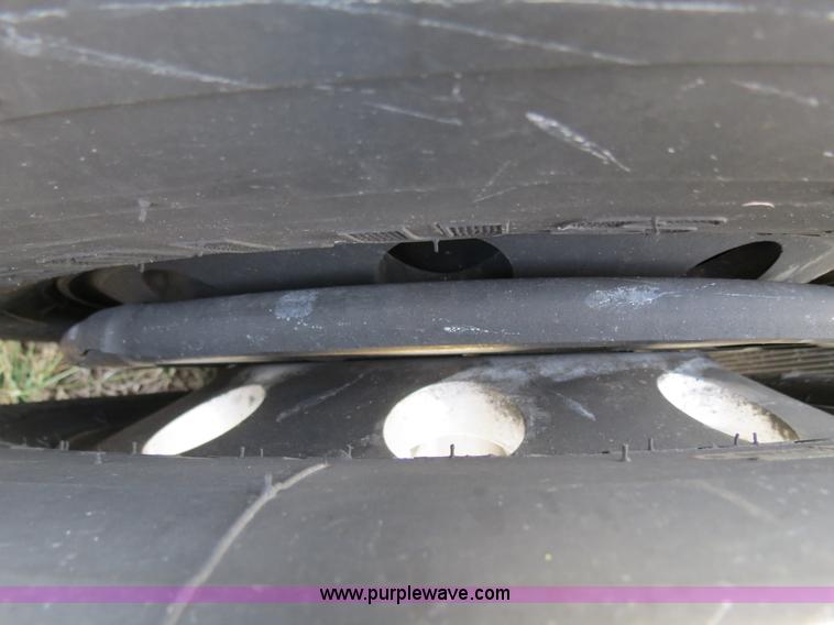 image for item B4564 2004 Volvo VNL semi truck