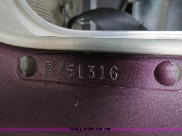 image for item B4567 1998 Kenworth T800 semi truck