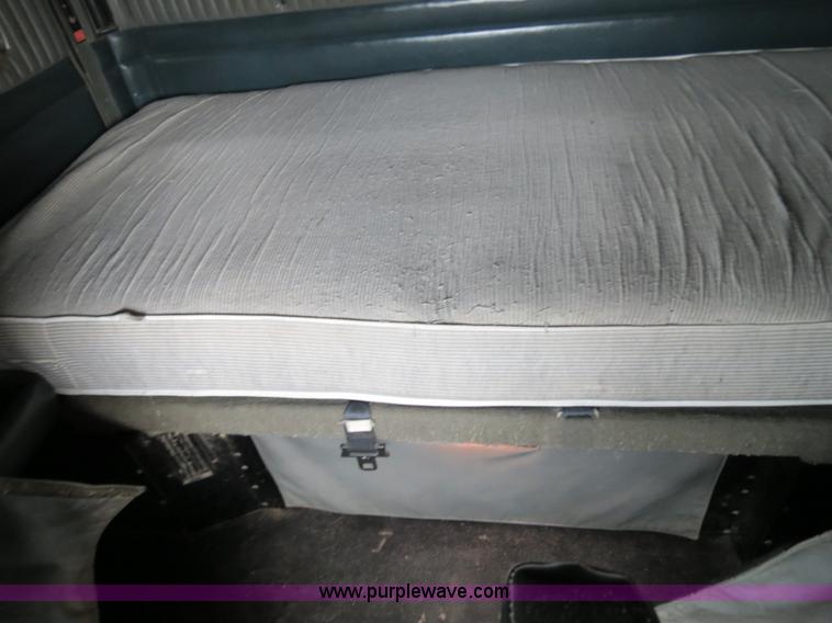 image for item B4567 1998 Kenworth T800 semi truck