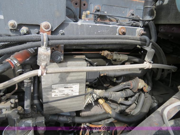 image for item B4567 1998 Kenworth T800 semi truck