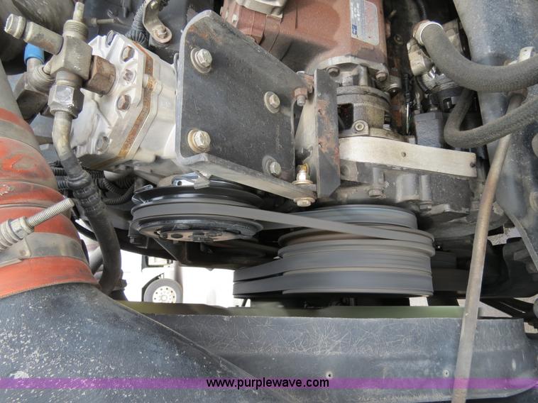 image for item B4567 1998 Kenworth T800 semi truck