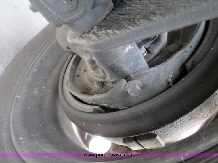 image for item B4567 1998 Kenworth T800 semi truck