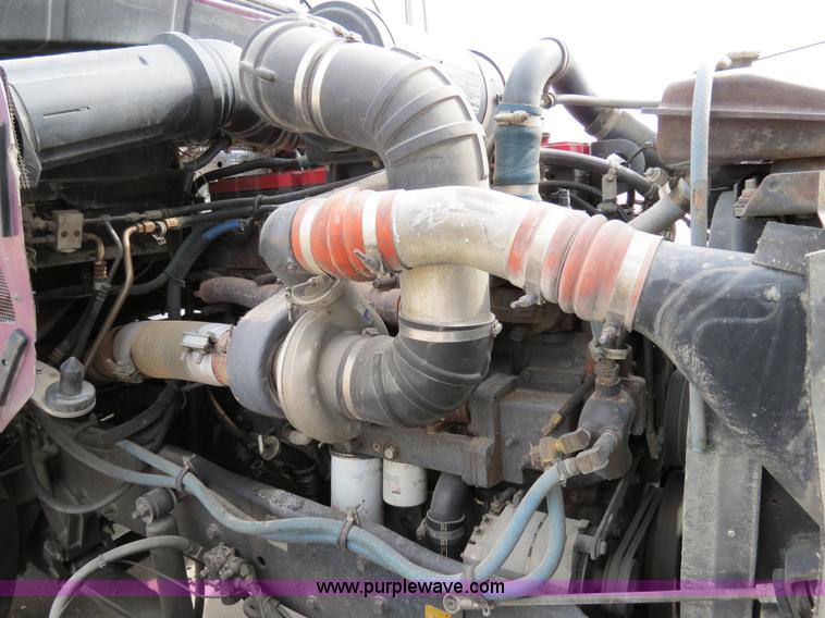 image for item B4567 1998 Kenworth T800 semi truck