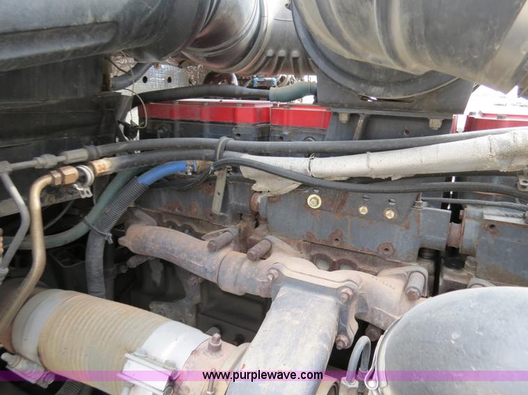 image for item B4567 1998 Kenworth T800 semi truck