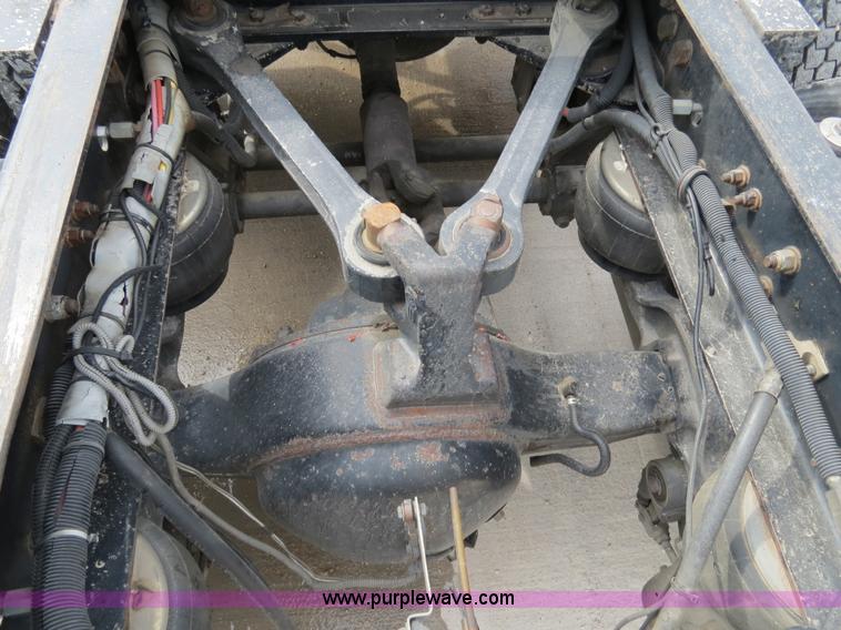 image for item B4567 1998 Kenworth T800 semi truck